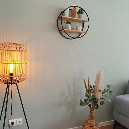 Gemuetliche Erdgeschoss-wohnung Mit Sonnenterrasse, 2x Smart Tv, Wlan Und Parkplatz Oldenburg