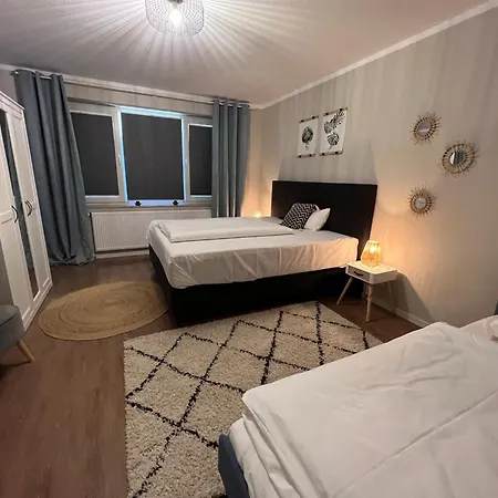 Gemuetliche Erdgeschoss-wohnung Mit Sonnenterrasse, 2x Smart Tv, Wlan Und Parkplatz *