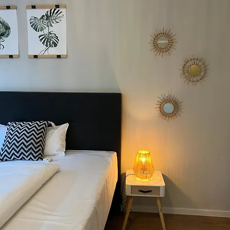 Gemuetliche Erdgeschoss-wohnung Mit Sonnenterrasse, 2x Smart Tv, Wlan Und Parkplatz *