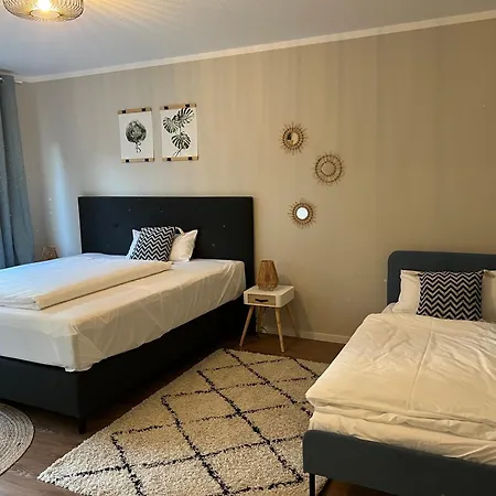 Gemuetliche Erdgeschoss-wohnung Mit Sonnenterrasse, 2x Smart Tv, Wlan Und Parkplatz Oldenburg