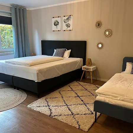 Gemuetliche Erdgeschoss-wohnung Mit Sonnenterrasse, 2x Smart Tv, Wlan Und Parkplatz Apartamento *