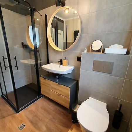 Gemuetliche Erdgeschoss-wohnung Mit Sonnenterrasse, 2x Smart Tv, Wlan Und Parkplatz Oldenburg